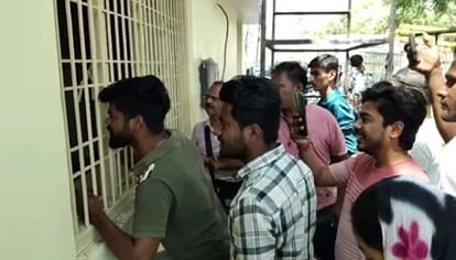 Kanpur KESCO Disconnects Power to 7000 Homes Action Taken Over Negative Balances Crowds Causing Uproar