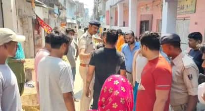 Muzaffarpur Bihar news : criminal snatch gold chain ex ward councillor show pistol when chased