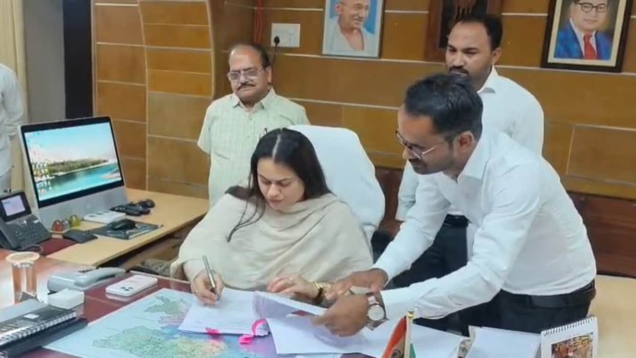 Tonk News: Tina Dabi takes charge as Tonk Collector, vows focus on resolving public grievances