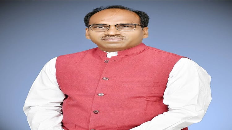 Rajasthan: अपनी ही सरकार में आईएएस अफसर से टकराव, उदयपुर सांसद उठा सकते हैं ये बड़ा कदम
