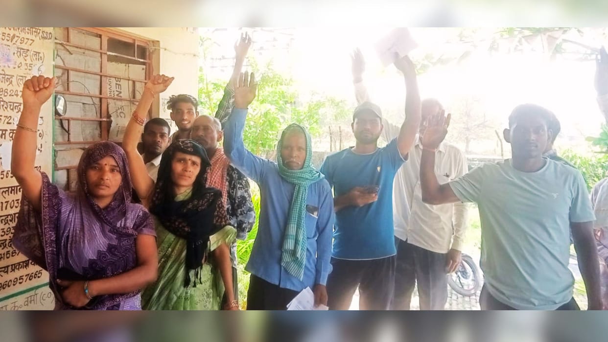 Scam in Chandauli Smart Prepaid Meters Bills Paid Yet Power Cut Off for 200 Homes Shocking Cases Emerge