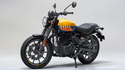 Triumph Speed T4 Vs Royal Enfield Hunter 350 Comparison Which Bike is Better in 350cc Roadster Segment