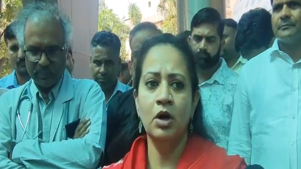 Health Minister conducts surprise inspection of PGI Rohtak