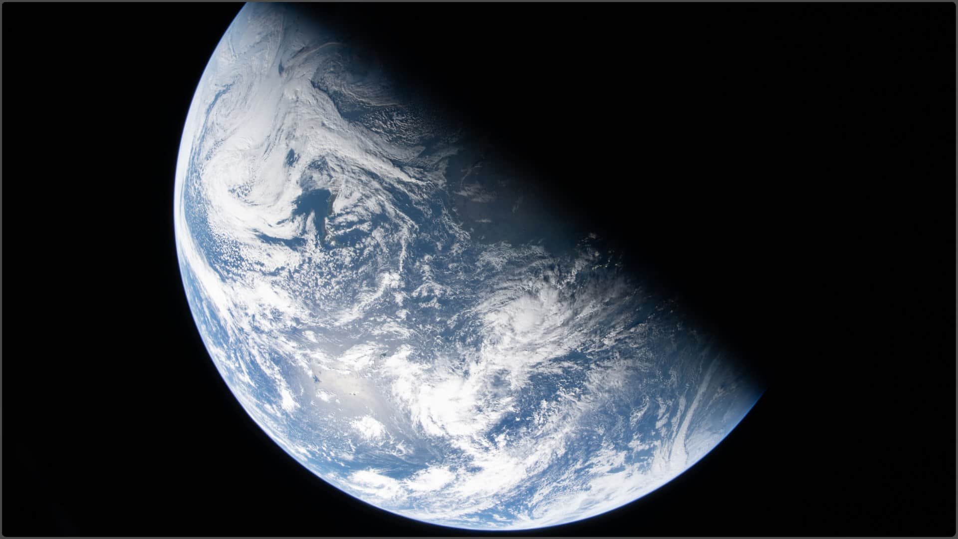 Artemis II's moon-bound astronauts capture Earth's brilliant blue beauty as they leave it behind