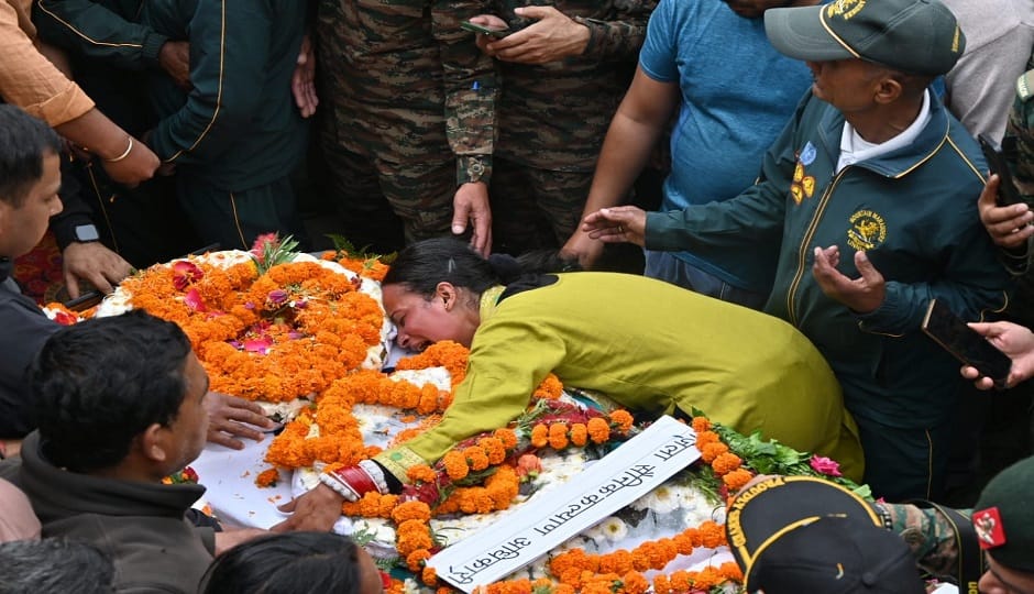Martyr's body arrives from Sikkim, cremation held with military honours