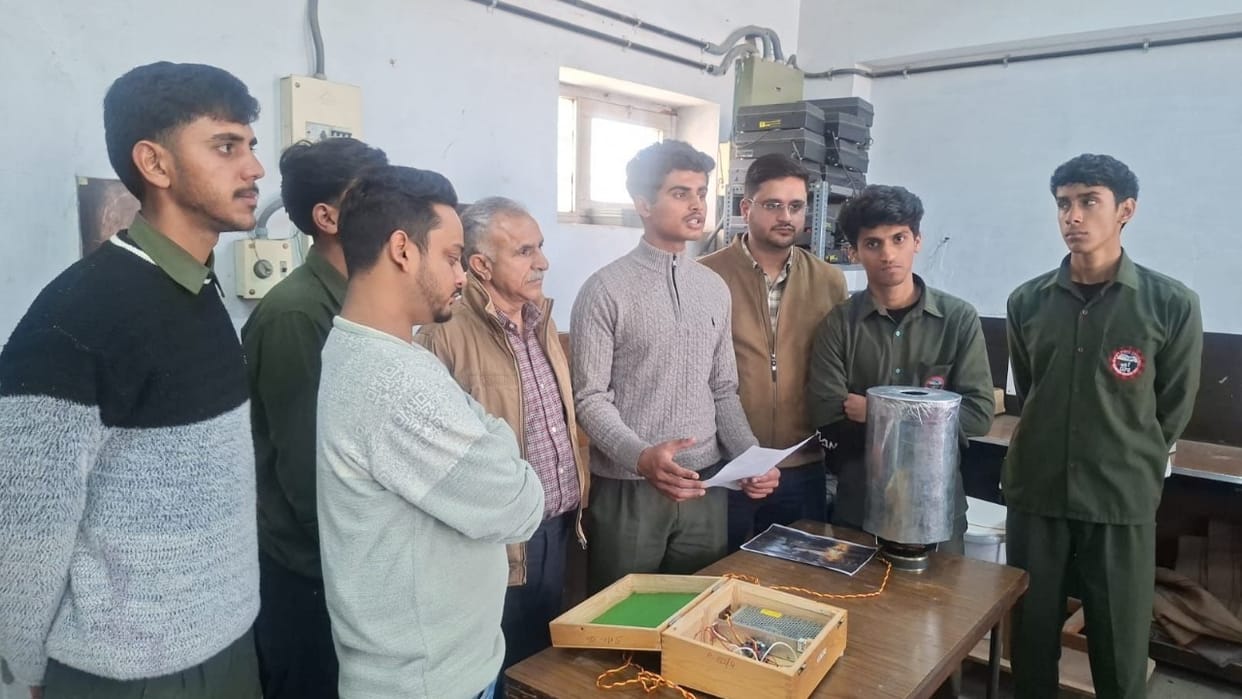Himachal: No Water, Sand, or Chemicals... Now Fire Can Be Extinguished Using Sound Students Develop Device