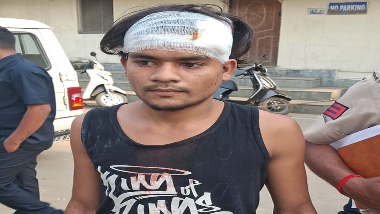 Attempt to rob by showing a knife on the highway failed, police chased the accused for 3 km and caught him