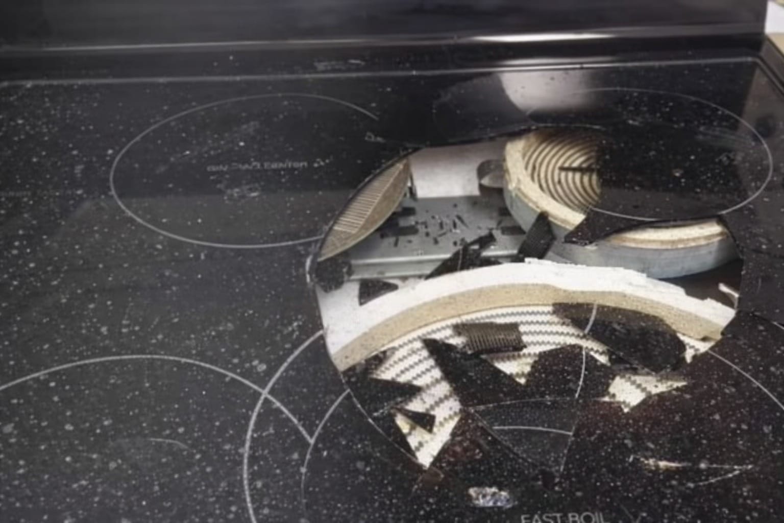 Induction Cooktop Glass Care: Four Simple Tips to Prevent Cracks and Damage
