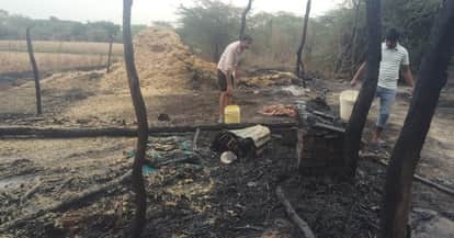 Auraiya Hut Engulfed in Flames, Belongings Reduced to Ashes Standing Crops Saved by Villagers Vigilance