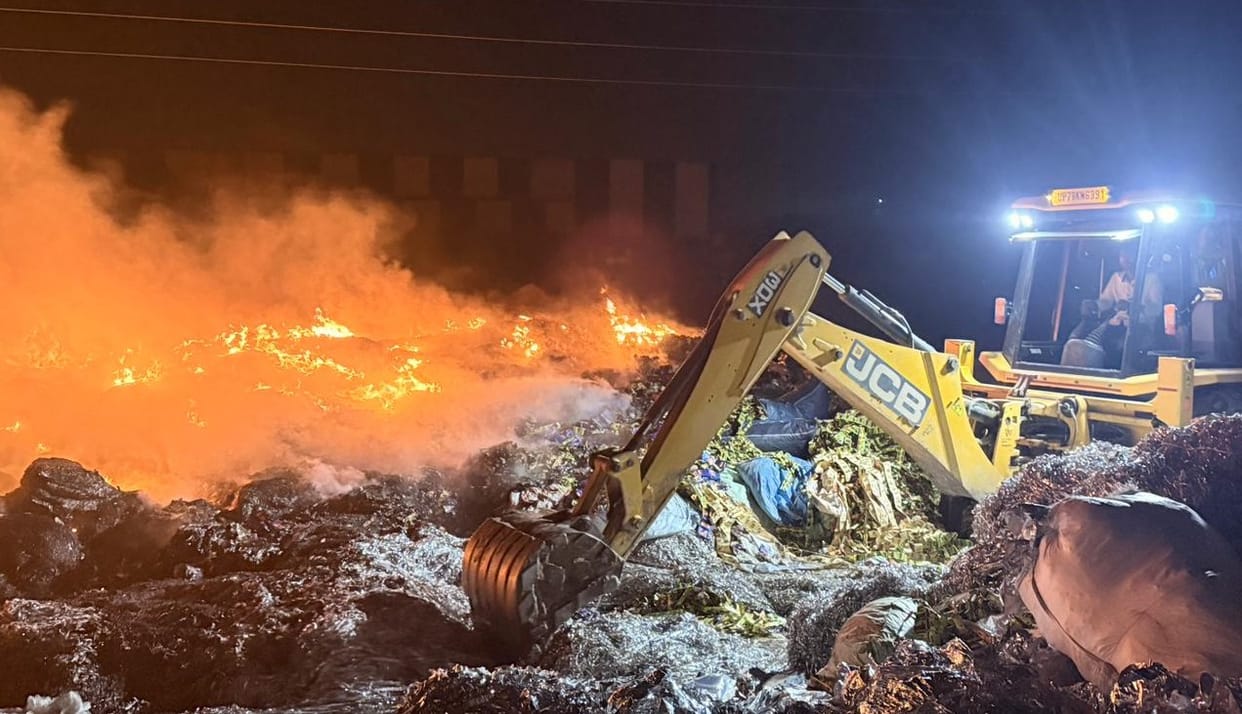 Kanpur Fire Massive blaze erupts at factory area  three fire tenders bring fire under control