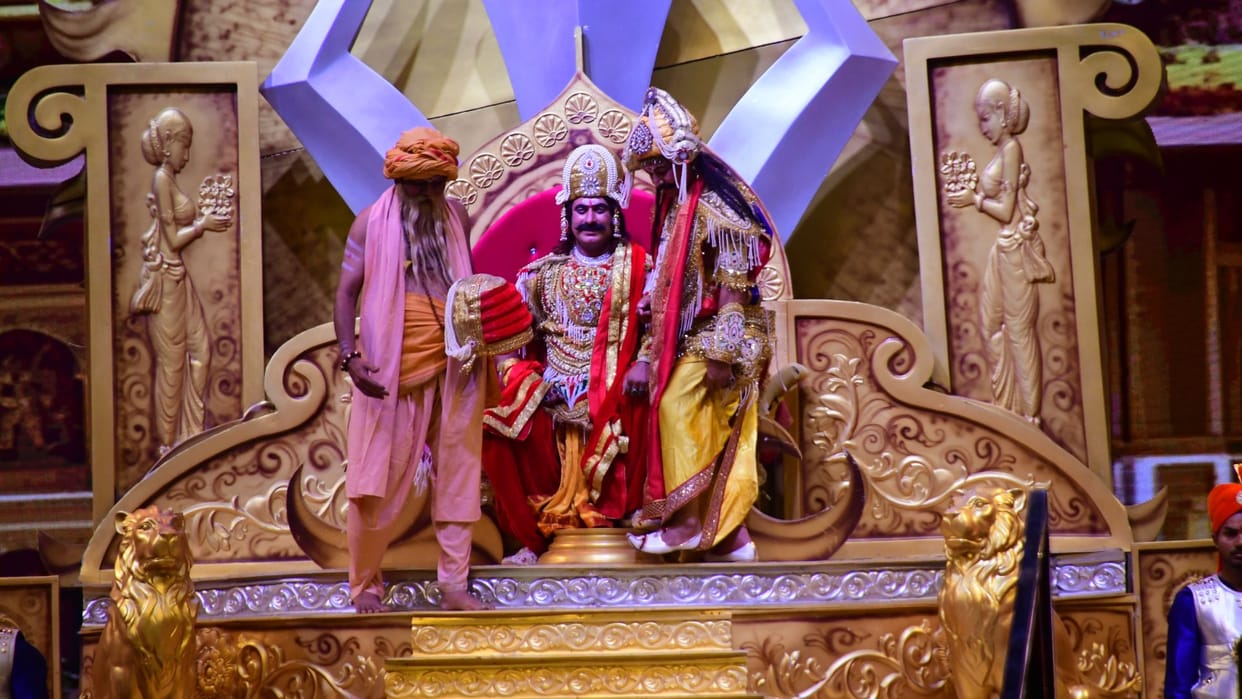 Samrat Vikramaditya Mahanatya in Kashi latest image of Real elephants and horses combined with powerful acting