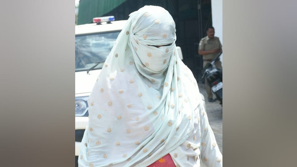 BSF Jawan Nain Singh Murder Case Wife Komal Had Husband Killed by Her Lover in meerut