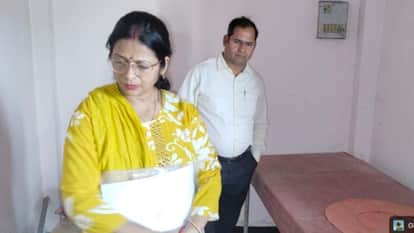 Woman Dies After Childbirth at Varanasi PHC ASHA Worker and Retired ANM Accused of Negligence