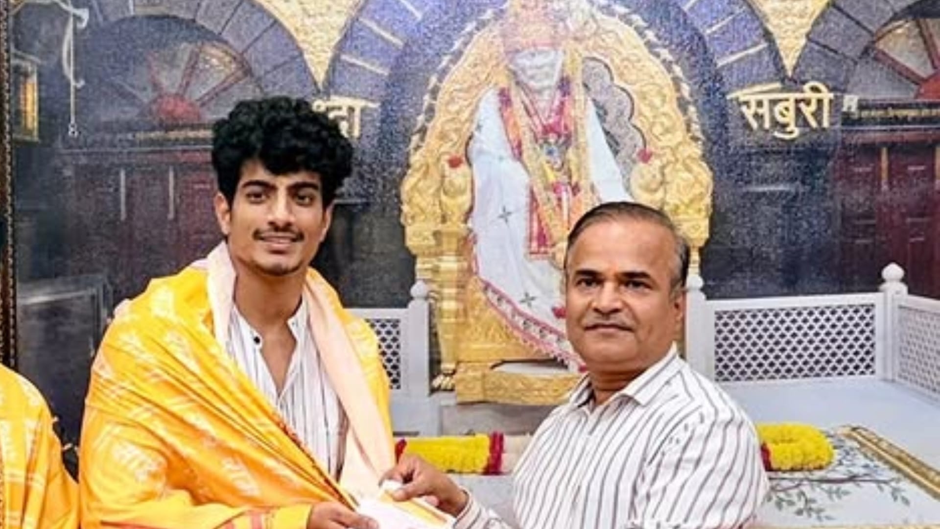 पलाश मुछाल बनाएंगे साईं बाबा पर फिल्म, बॉलीवुड के दिग्गज अभिनेता निभाएंगे मुख्य पलाश मुछाल बनाएंगे साईं बाबा पर फिल्म, बॉलीवुड के दिग्गज अभिनेता निभाएंगे मुख्य - HeadlinesNow Hindi News