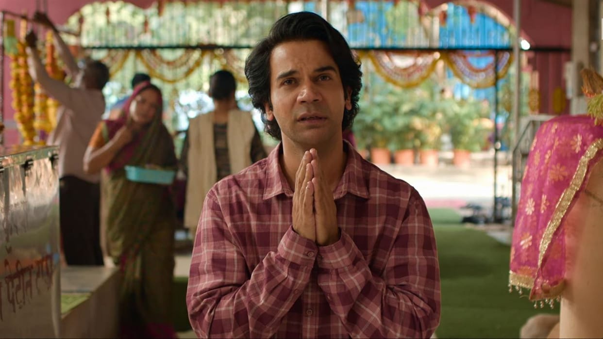 Toaster Trailer release Rajkummar Rao Plays A Miser role sanya malhotra play did nice acting