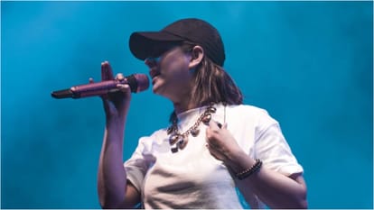 shocking incident during Sunanda Sharma live show Punjabi singer cancelled performance walked off stage midway