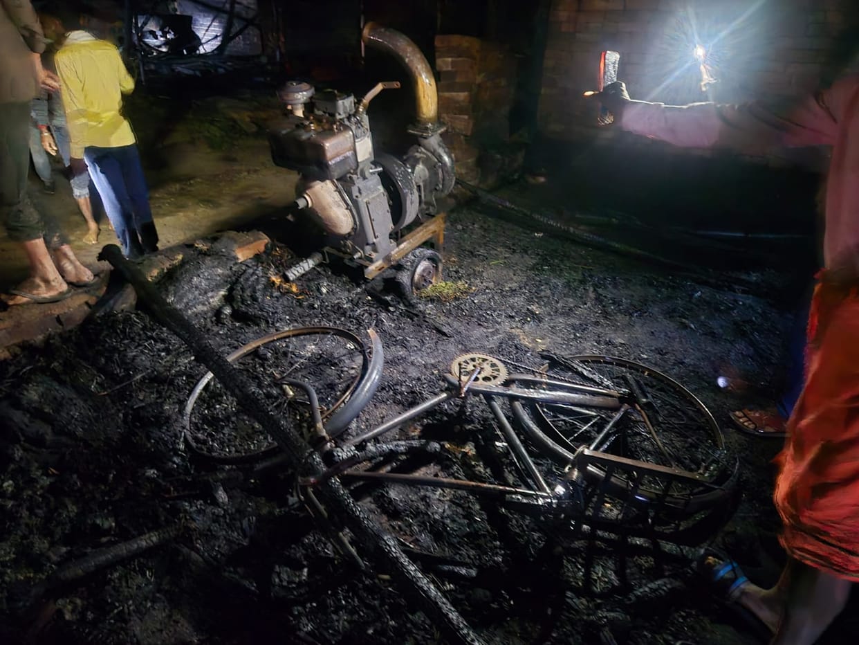 Sitapur: A fire broke out in a house while cooking, killing a mother and daughter; the fire also spread to 14