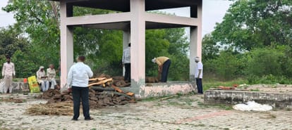Meerut: Three Dead in Suspected Spurious Liquor Case, Last Rites Performed Amid Grief