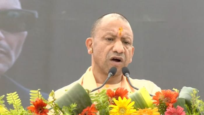 CM Yogi Varanasi Visit: Kashi Vishwanath and Kal Bhairav Temples Darshan, Attends School Chalo Abhiyan Event