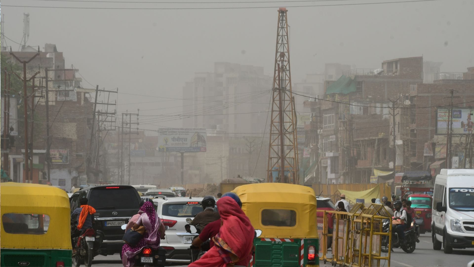 Varanasi Weather Mercury drops 12 degrees in an hour and half winds blow at speed of 40 km per hour