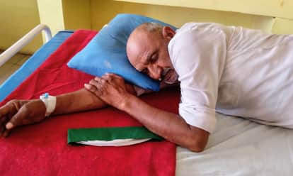 During 'Samadhan Diwas', a farmer poured diesel on himself in front of the ADM in an attempted self-immolation