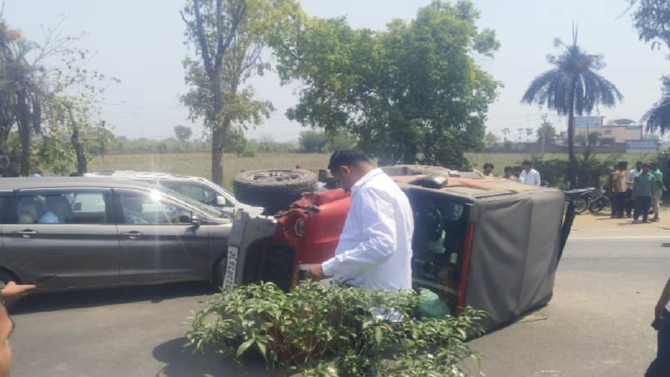 Meerut: Thar overturns after hitting bike, youth dies, woman's condition critical; horrified eyewitnesses
