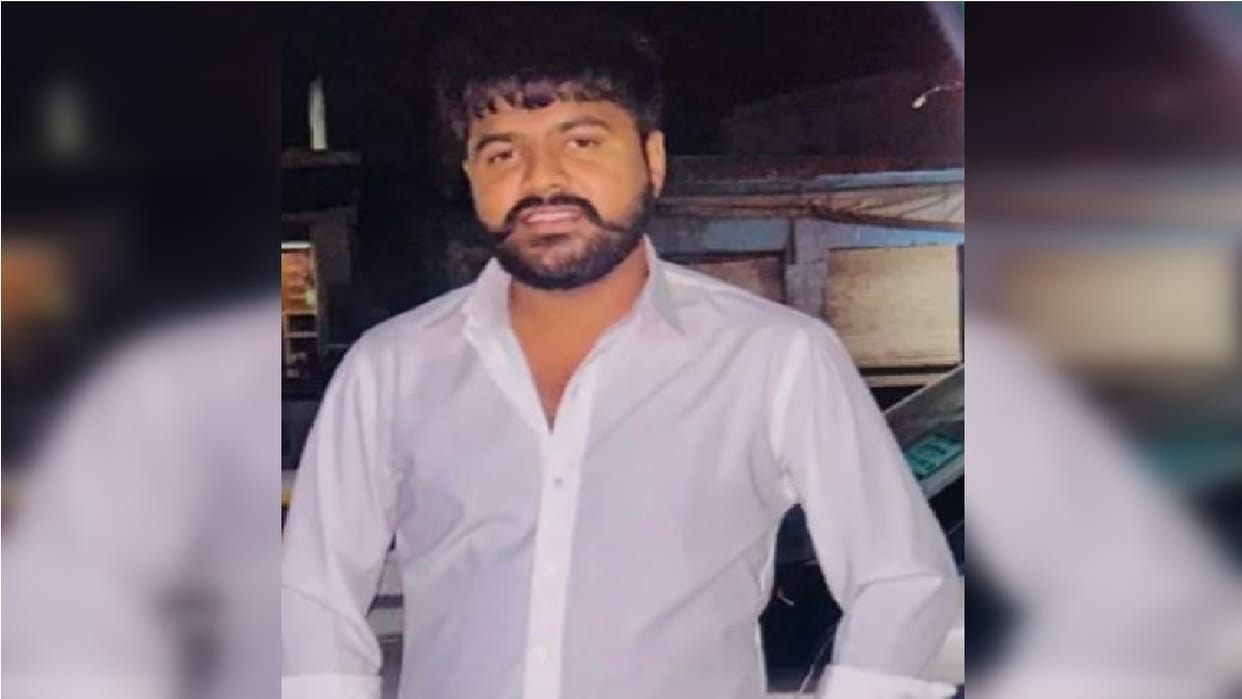 young man riding a bike was hit by an unknown vehicle and died in Hapur