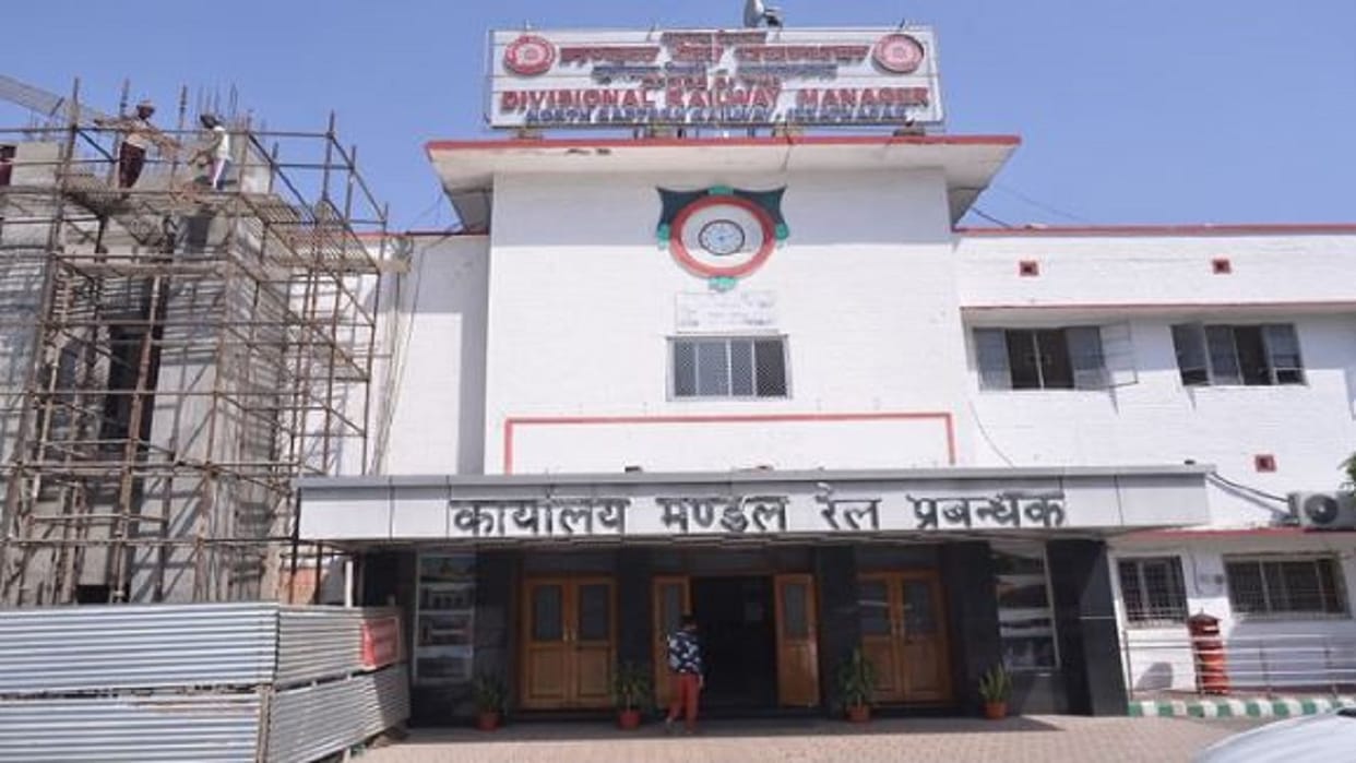Several stations of Izzatnagar division will shine seven projects got Rs 65.53 crore