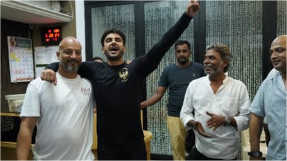 Aditya Dhar introduced cinematographer Vikash Nowlakha Praised His Work In Ranveer Singh Movie Dhurandhar