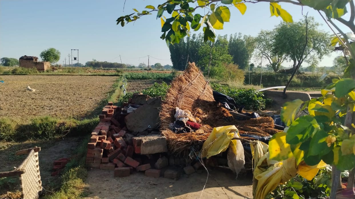Fatehpur Storm and Rain Devastate Homes Farmer Dies After Tubewell Wall Collapses