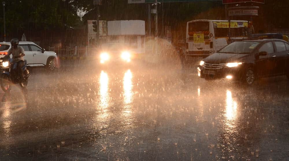 Kanpur Weather Heavy rain since morning temperatures to drop due to impact of Cyclone Arnab skies