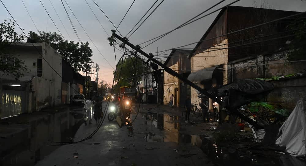 Kanpur Storm of Calamity Gusts of 60 kmh Unleashed Followed  Rain and Hail Four Dead Many Injured