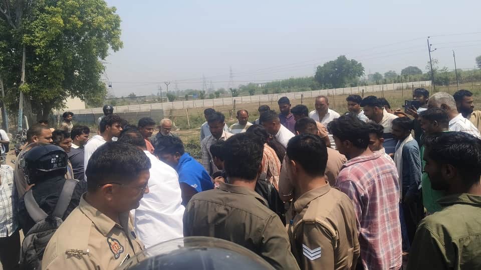 Meerut: Thar overturns after hitting bike, youth dies, woman's condition critical; horrified eyewitnesses