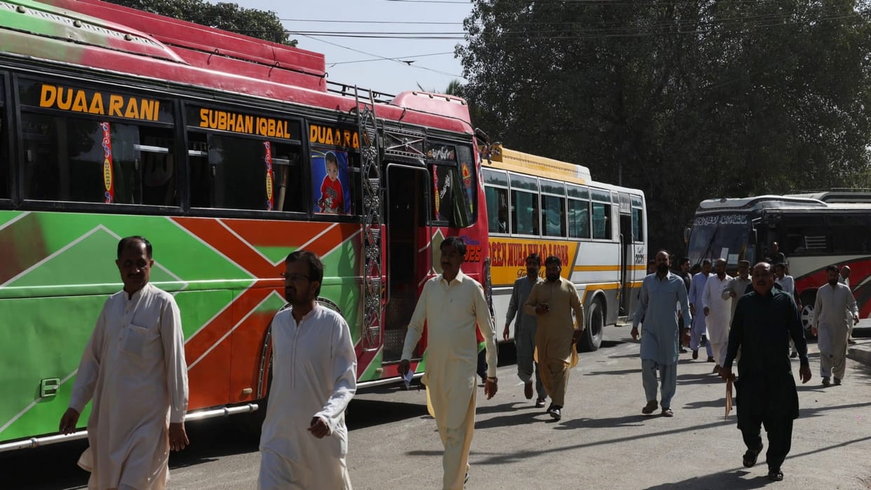 Pakistan Transport Crisis: Fares Surge Up to 65% in Khyber Pakhtunkhwa Amid Fuel Price Hike