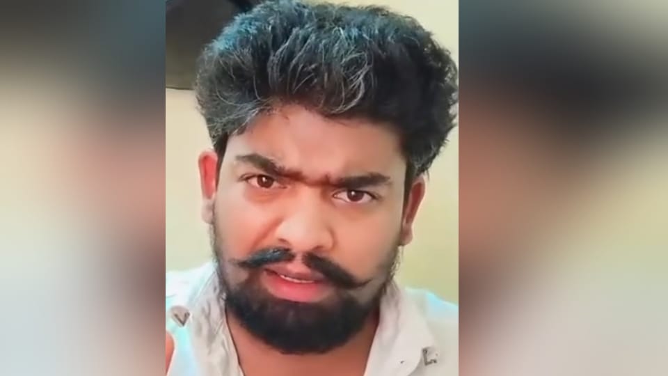 UP : Major action taken against suspected terrorist Aaqib sitting in Dubai, UP ATS issued a lookout circular