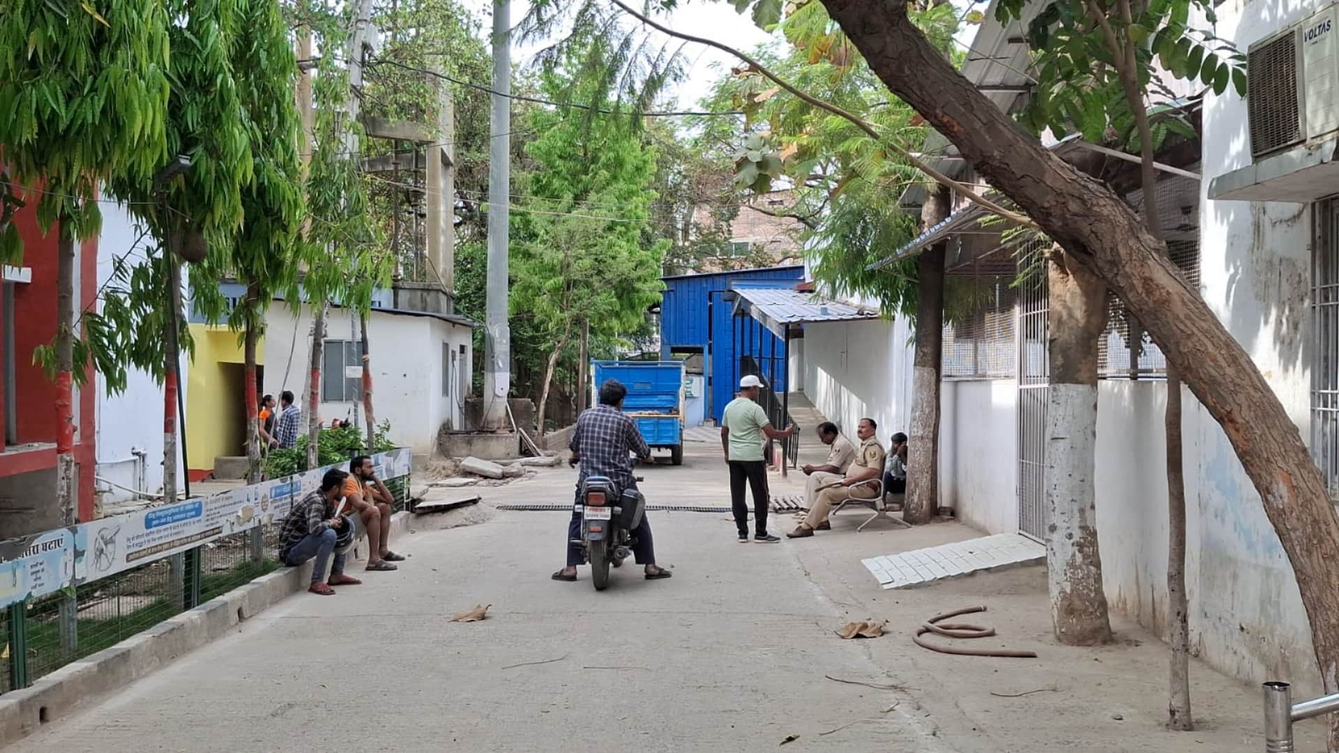 ताबड़तोड़ फायरिंग कर युवक की हत्या