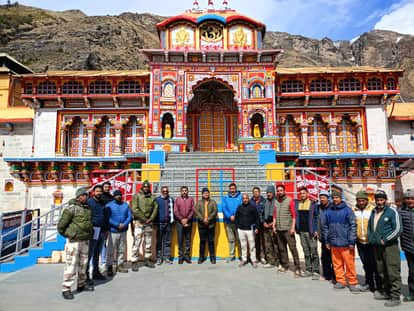 Chamoli News BKTC CEO Review Pilgrimage Arrangements at Badrinath Dham Before char dham yatra