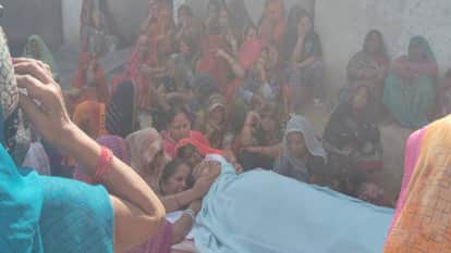 Two died in road accident and one youth dies from electrocution in Amethi