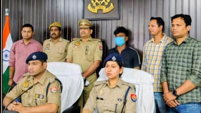 Goods worth ₹30 Lakhs car pistol and cartridges recovered accused arrested in varanasi