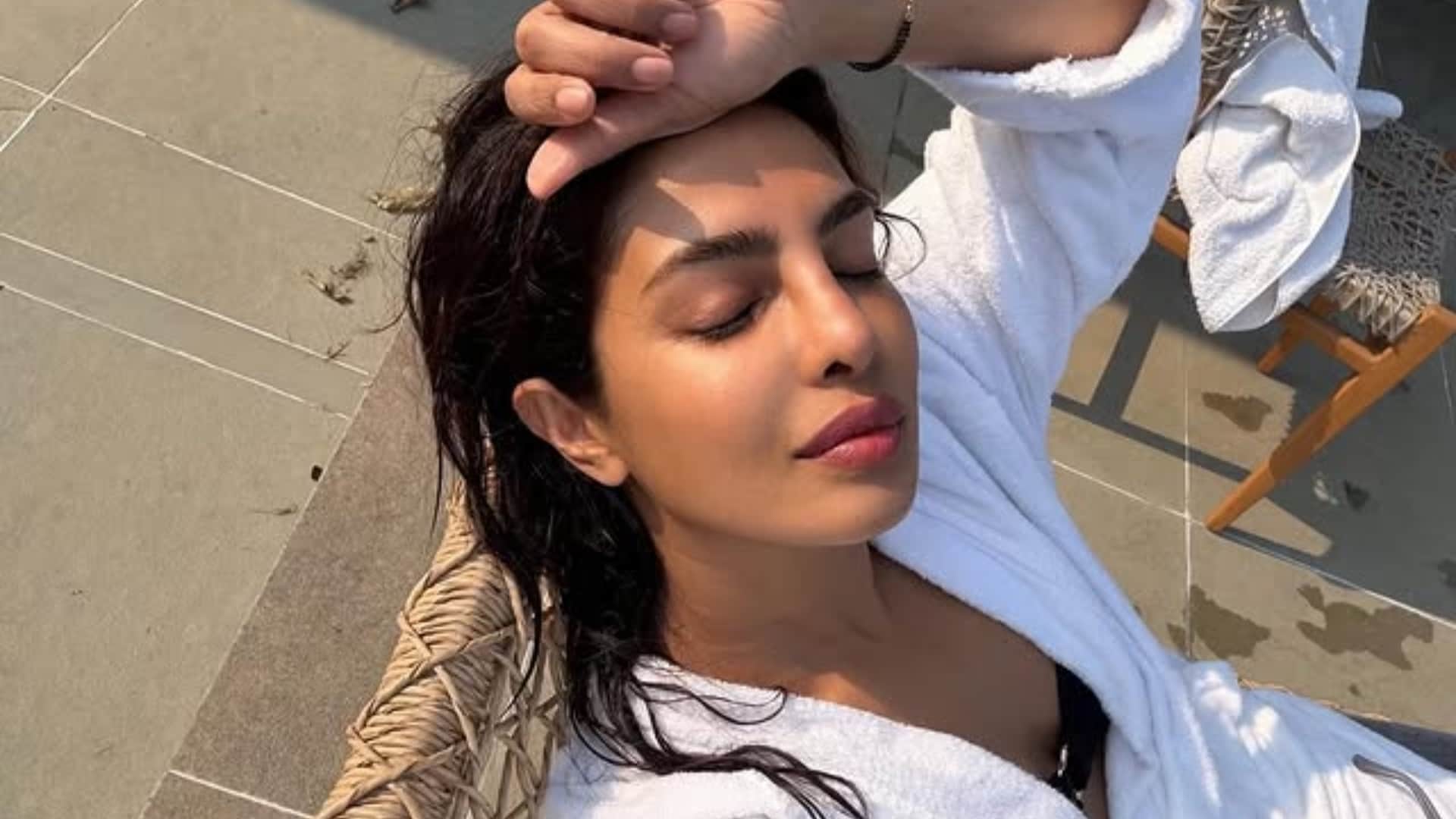 Priyanka Chopra Enjoy Sunday Share SwimWear Pictures Fans Praise Desi Girl Look