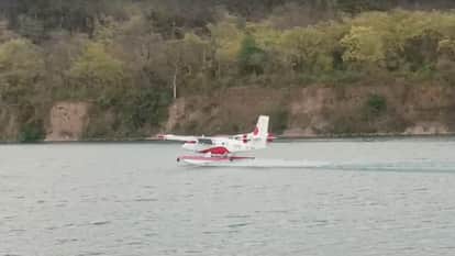 Rishikesh: Seaplane lands at Pashulok Barrage trial successful giving a new boost to tourism in Uttarakhand