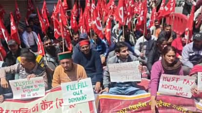 Himachal Shimla 108 and 102 Ambulance Employees protest Outside Shimla Secretariat Over Their Demands