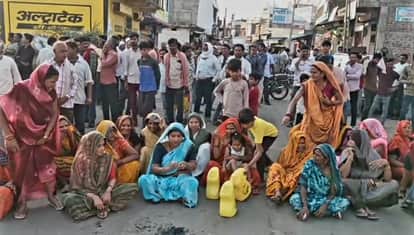 sagar-khurai-liquor-shop-protest-women-clash-police-viral-video MP News