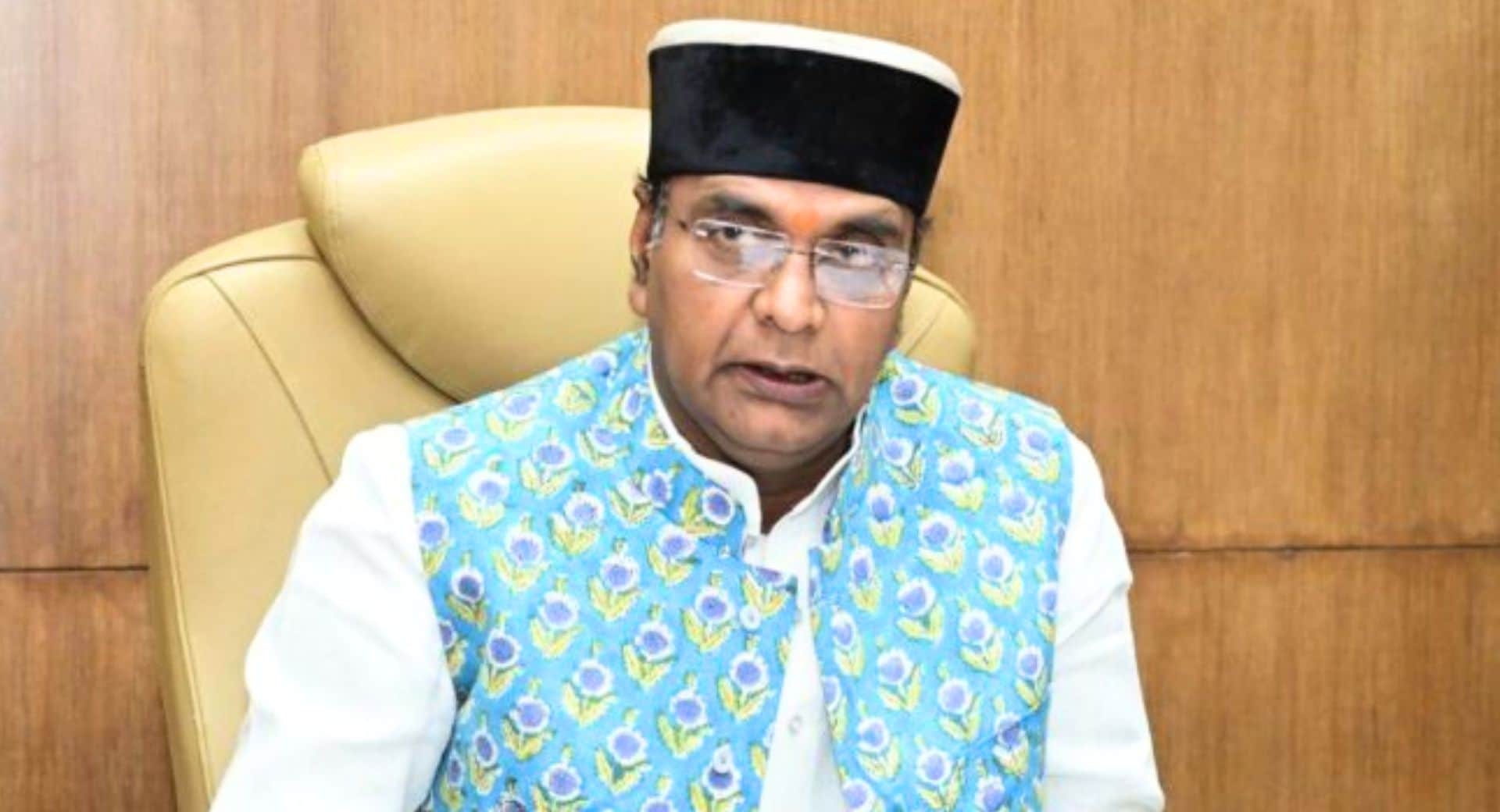 खेल मंत्री विश्वास सारंग