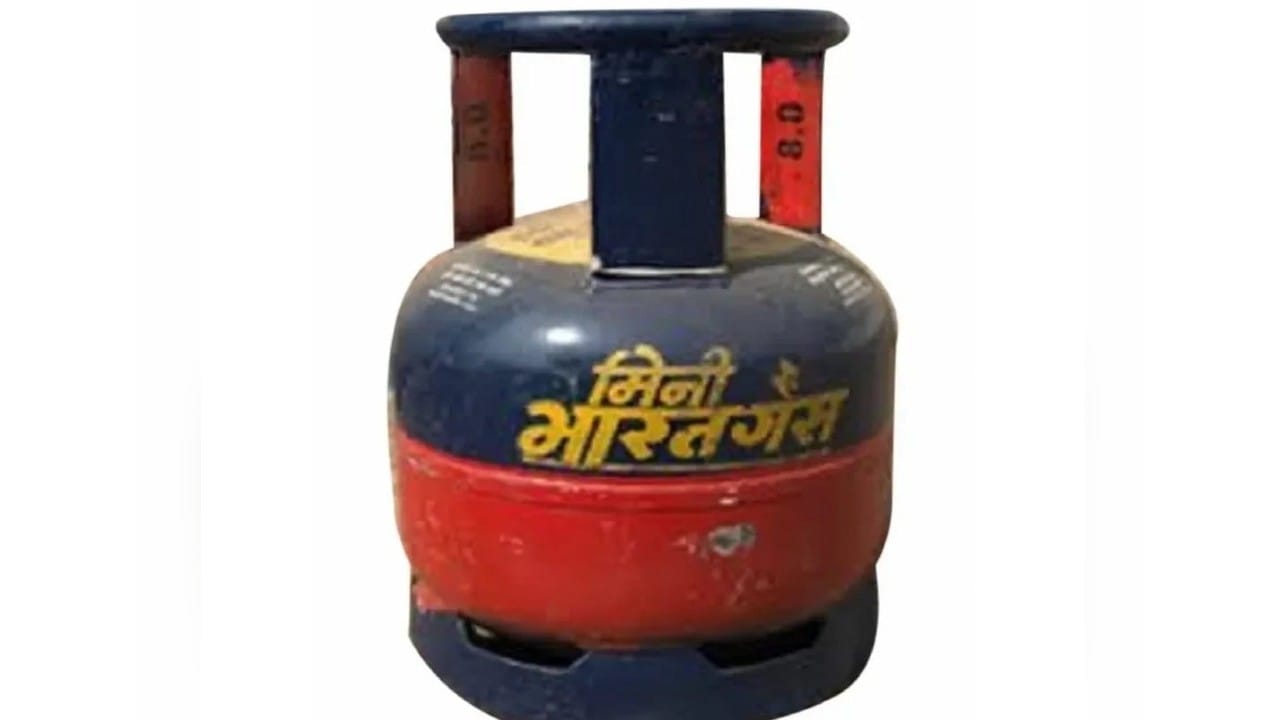 LPG Crisis Who is Ineligible for the 5kg Chotu Cylinder know in hindi