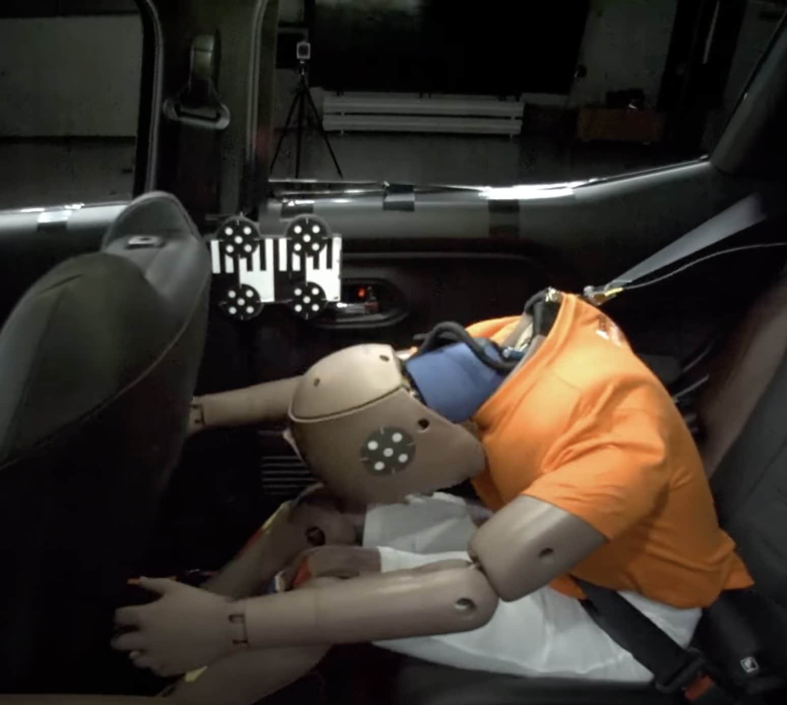 maruti e-vitara scores 4-star ancap safety rating: features, range and details