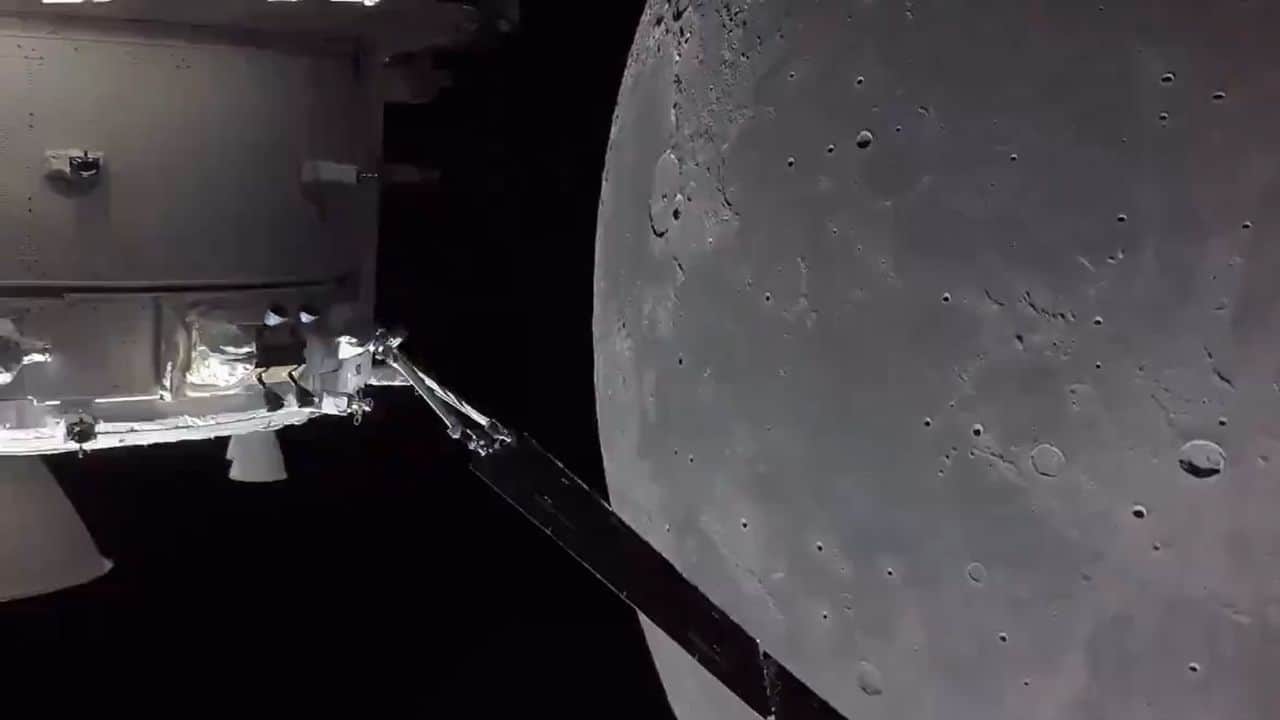 artemis 2 moon flyby video close view lunar surface nasa