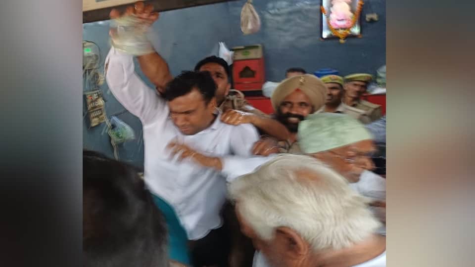 Baghpat: Advocate attempted self-immolation, poured diesel on seven including Tehsildar, two Inspectors