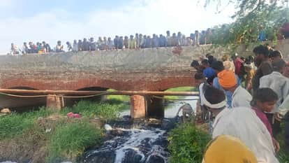 Dead body of a youth found in a dirty drain