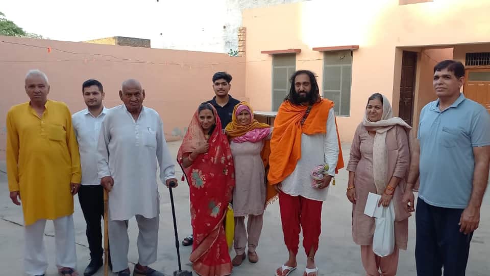 IITian Baba Abhay Singh Net Worth Income Lifestyle Marriage To Prateeka